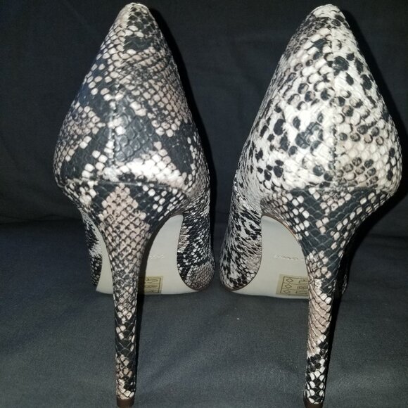 Snakeskin Stilettos - Picture 5 of 8